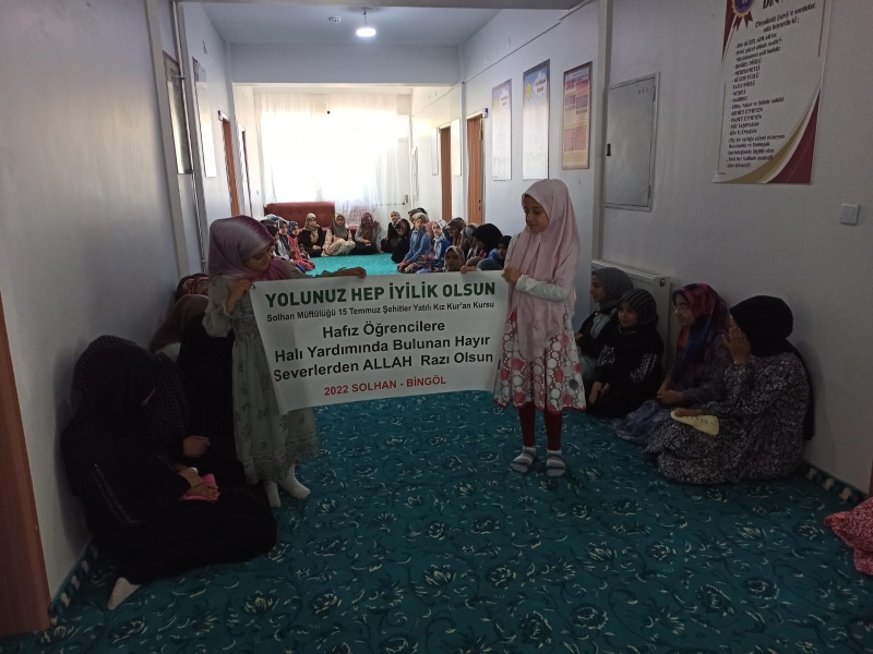 15 TEMMUZ ŞEHİTLER KUR’AN KURSU HALILARI DEĞİŞTİRİLDİ