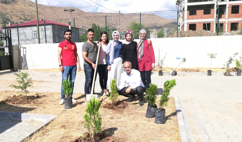 Aday Öğretmenler için, 55 Fidan Dikildi