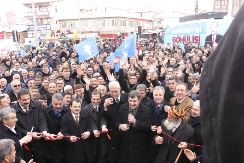 Ak Parti’nin Seçim Koordinasyon Merkezi Açıldı