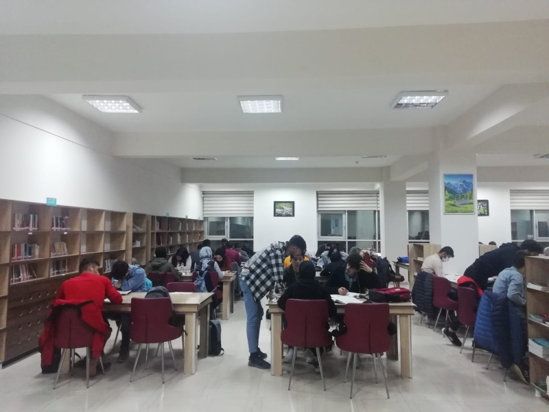 AKŞAM SAATLERİNDE DERS ÇALIŞMA İMKANI