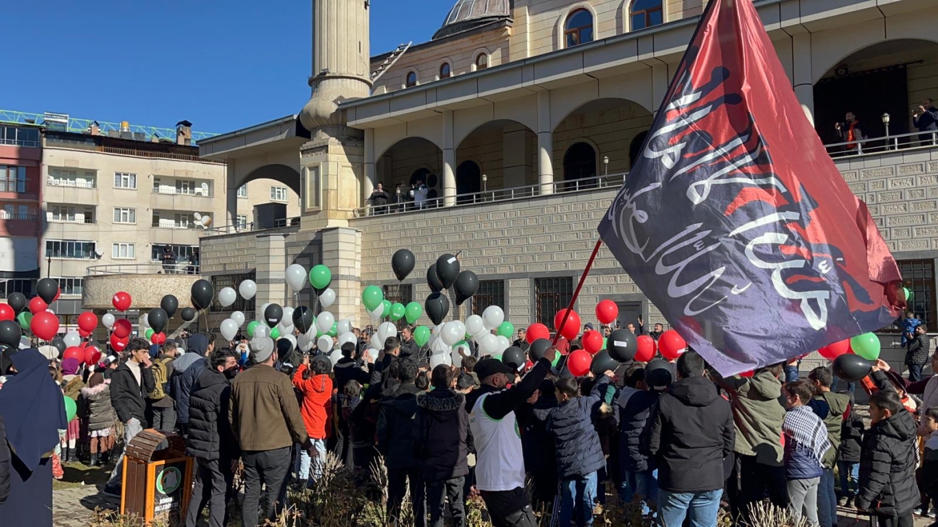 "BALONLAR GAZZE İÇİN UÇUYOR" ETKİNLİĞİ YAPILDI