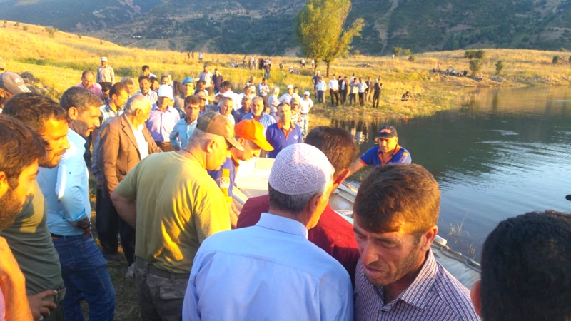 Baraj Gölüne Düşen Genç Boğuldu