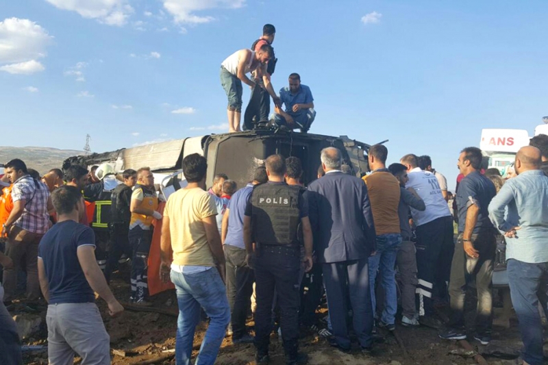 Bingöl’de Bombalı Saldırı: 7 Polis Hayatını Kaybetti