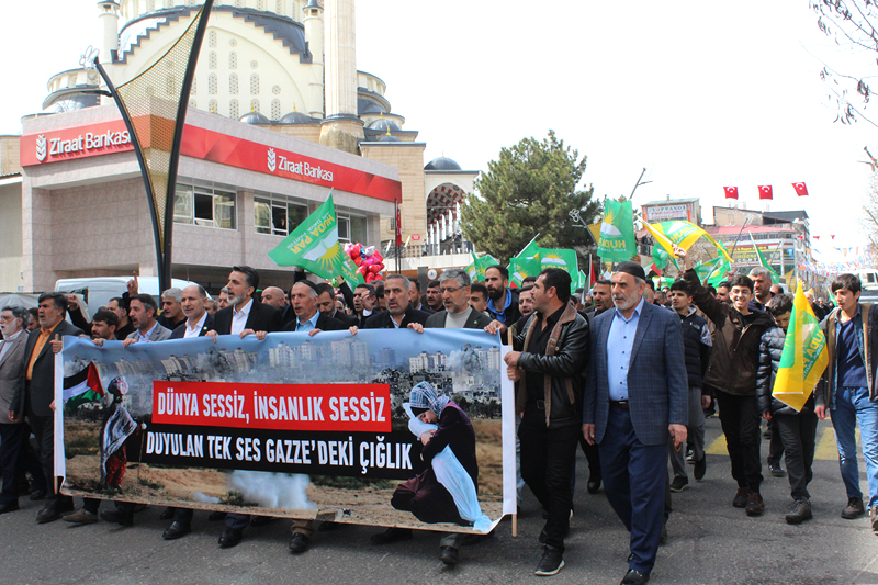 BİNGÖL'DE GAZZE'YE DESTEK YÜRÜYÜŞÜ DÜZENLENDİ