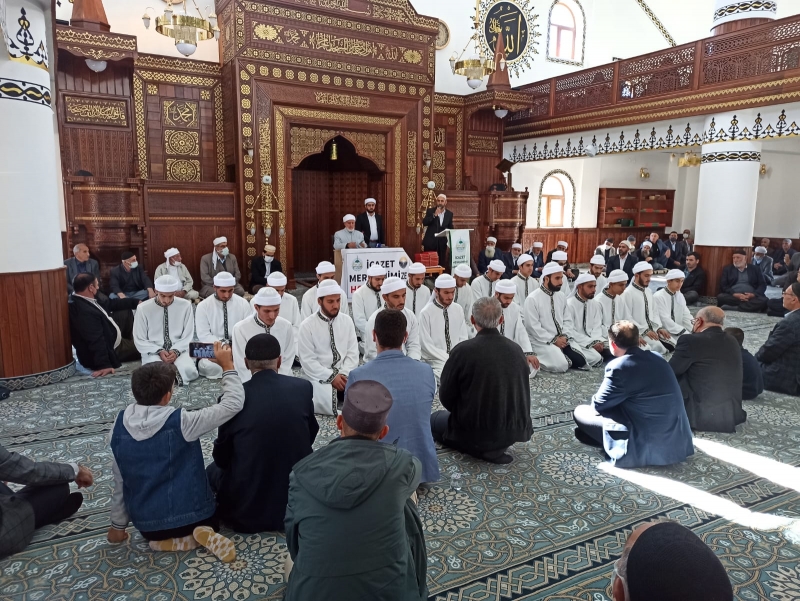 BİNGÖL’DE İTTİHADUL ULEMA TALEBELERİ İCAZETLERİNİ ALDI