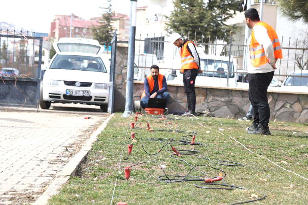 BİNGÖL’DE JEOFİZİK ÇALIŞMALAR BAŞLADI        