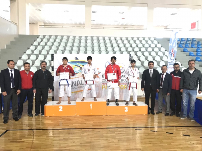 Bingöl’de Karate Yarışmaları Yapıldı