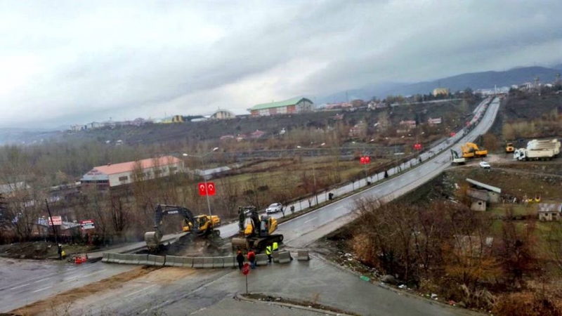 Bingöl'deki Çapakçur Köprüsü Trafiğe Kapatıldı