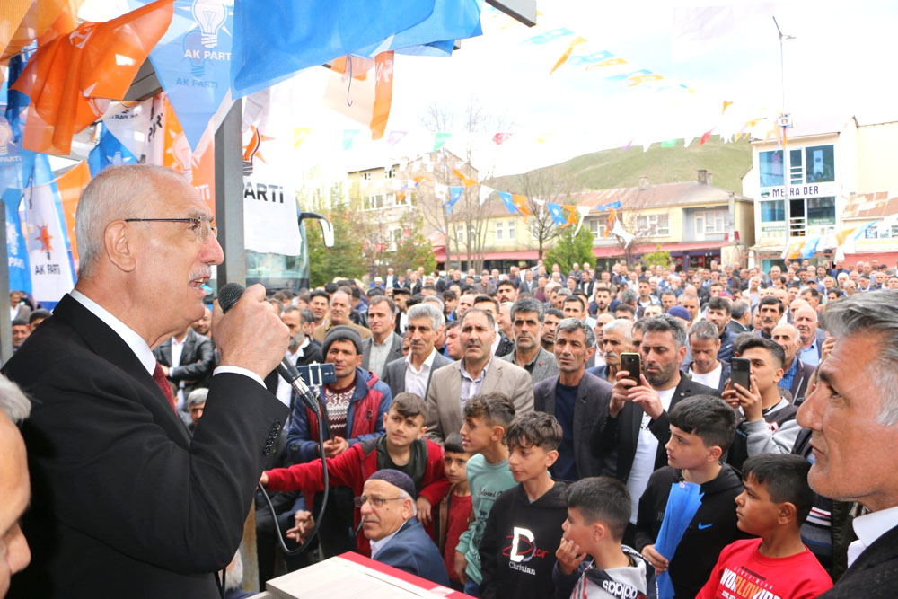 "BÖLGE SİYASETİYLE HALKI AYRIŞTIRMALARINA İZİN VERMEYECEĞİZ”