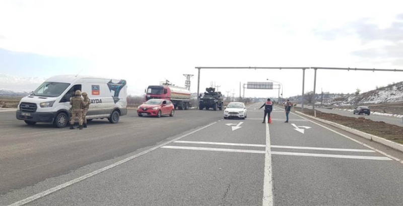 ÇEŞİTLİ SUÇLARDAN ARANAN 34 KİŞİ YAKALANDI