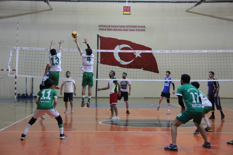 ÇEYREK FİNAL MAÇLARI DEVAM EDİYOR