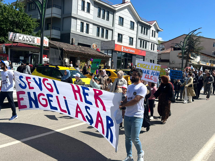 Engelliler haftası’nda farkındalık yürüyüşü düzenlendi