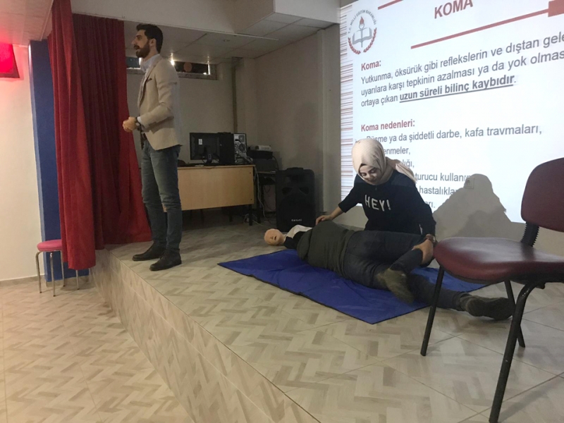 Farabi Öğrencilerinden Sağlık Semineri