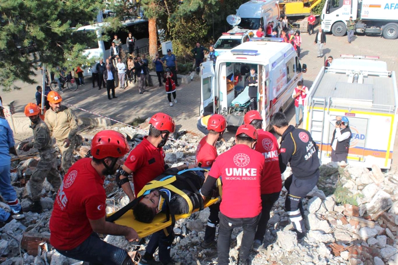 GERÇEĞİ ARATMAYAN DEPREM TATBİKATI