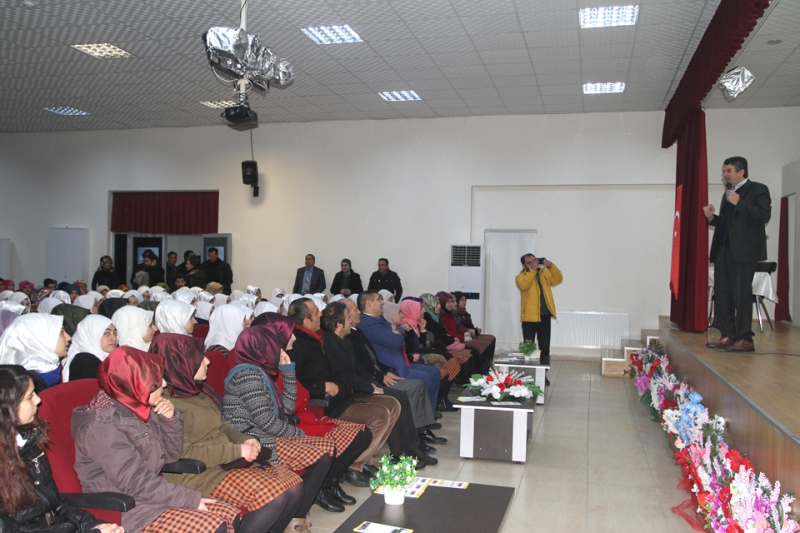 İlçemizdeki Konferanslar Serisi Başladı  