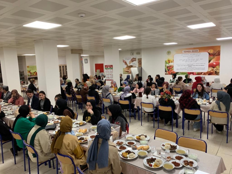 KAYMAKAM ÇETİN, ÖĞRENCİLERLE İFTARDA BİR ARAYA GELDİ