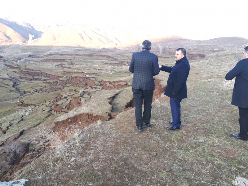 Kaymakam Okumuş, Heyelan Bölgesini İnceledi