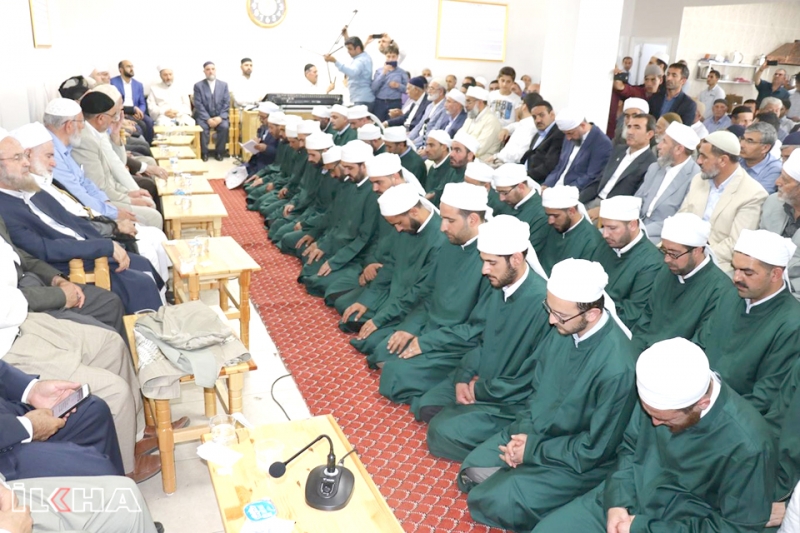 Medrese Eğitimlerini Tamamlayan Talebeler İcazet Aldı