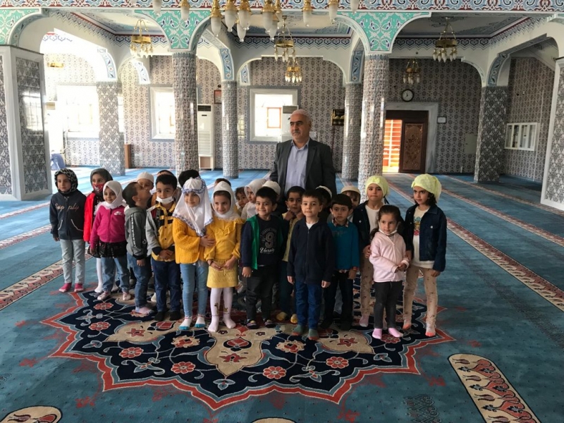 MİNİKLERDEN CAMİ ZİYARETİ