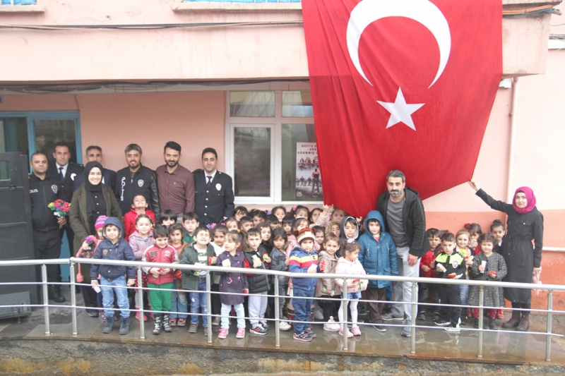 Miniklerden Polis Haftası Ziyareti