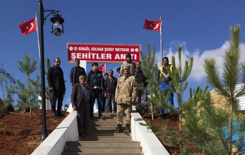 Şehitler Anıtı Çevresi Ağaçlandırıldı