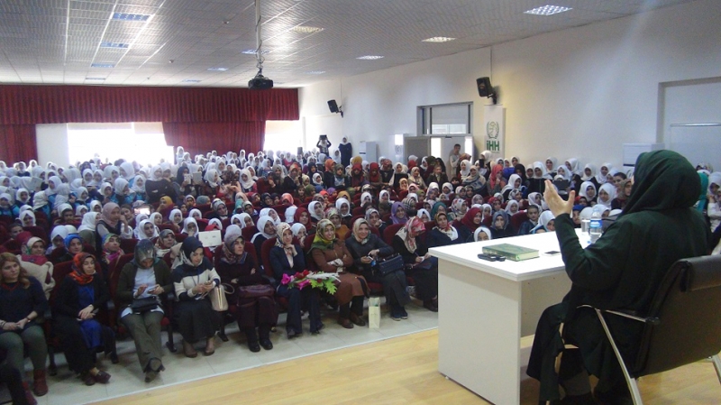 Şenlikoğlu, Solhanlı Bayanlarla Bir Araya Geldi