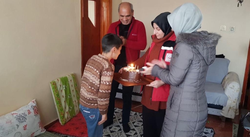 SHM’DEN SÜRPRİZ DOĞUM GÜNÜ KUTLAMASI 