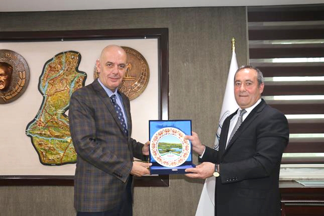 Solhan Belediyesinden Aksoy’a Plaket