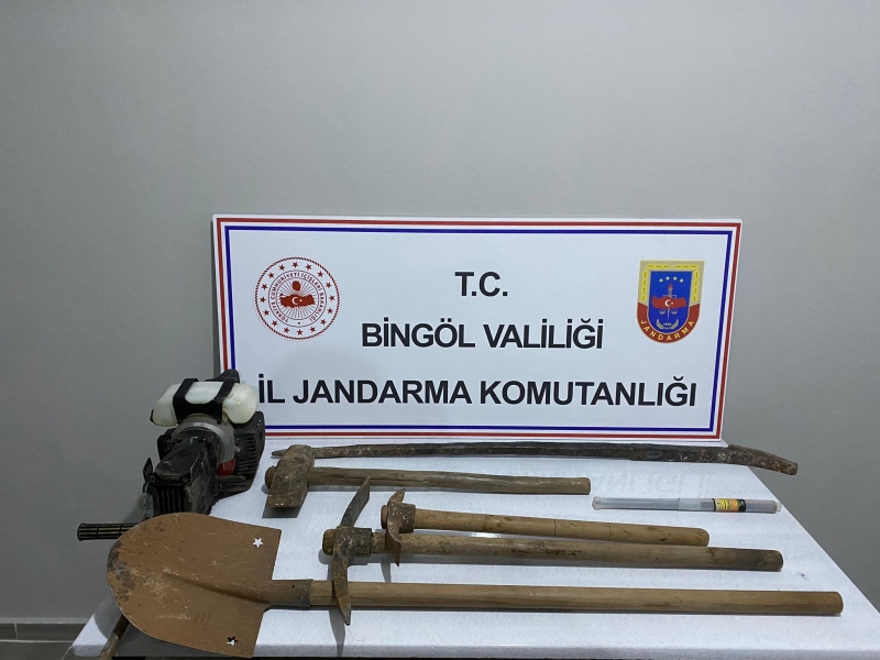 SOLHAN’DA KAÇAK KAZI YAPANLAR SUÇÜSTÜ YAKALANDI