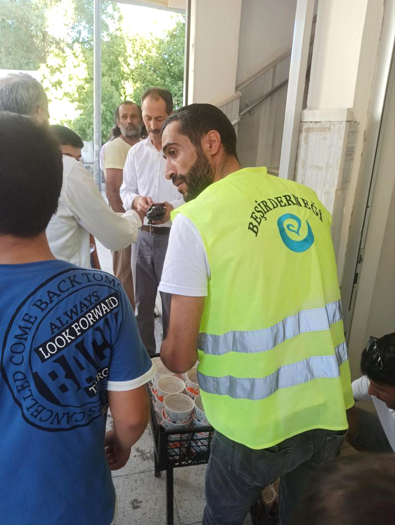 SOLHAN’DA VATANDAŞLARA AŞURE İKRAM EDİLDİ