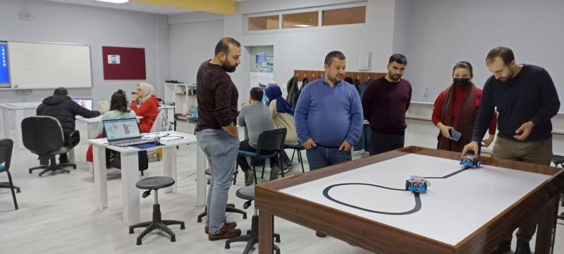 TEMEL ROBOTİK KURSU DÜZENLENDİ