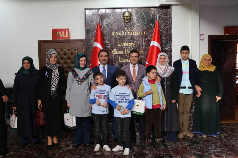 Vali Mantı’ya ‘Otizm Farkındalık Günü’ Ziyareti