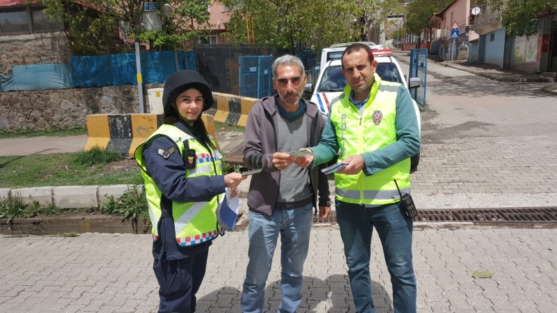  “YAYALAR İÇİN 5 ADIMDA GÜVENLİ TRAFİK” UYGULAMASI GERÇEKLEŞTİRİLDİ