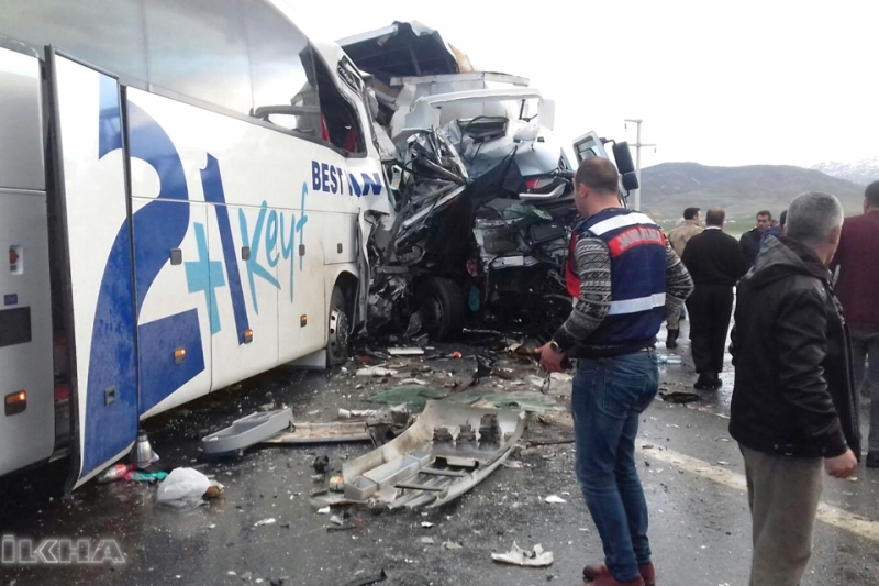 Yaygın’da Kaza: Bir Ölü 40 Yaralı