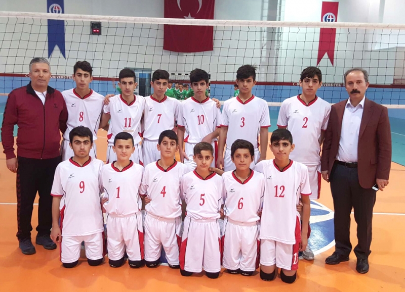 Yibo Voleybol Takımı Yarı Finalde