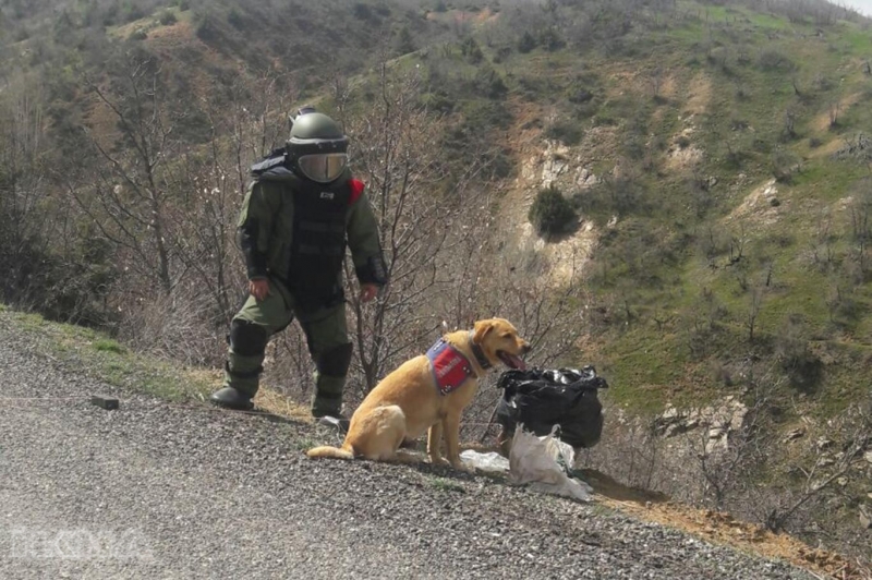 Yol Kenarına Tuzaklanmış Patlayıcı Bulundu