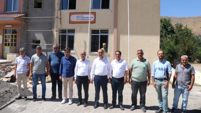 YÜCEL, SOLHAN’DA OKULLARI İNCELEDİ