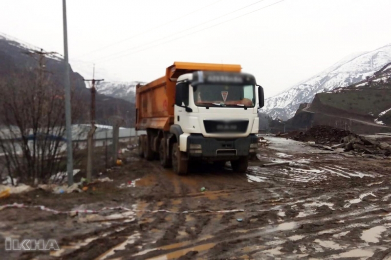 Yüksek Gerilim Hattına Kapılan Şoför Hayatını Kaybetti     