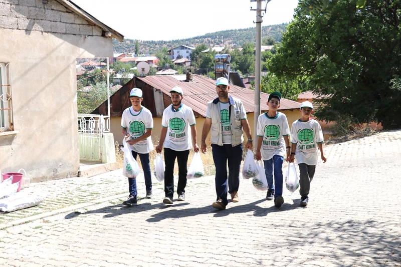 Yüzlerce Aileye Kurban Eti Ulaştırıldı   